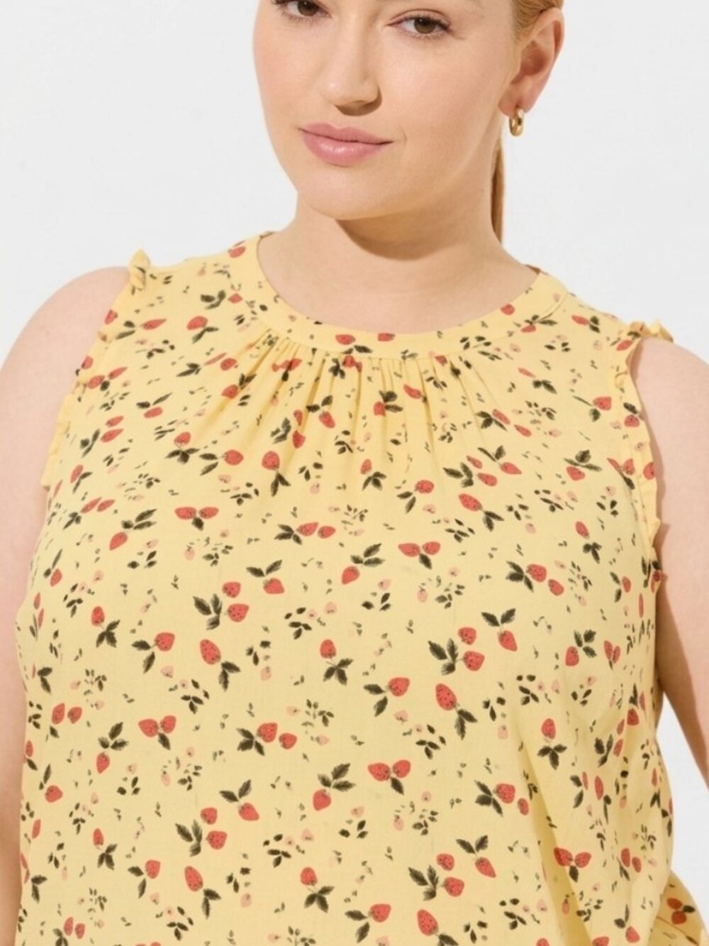 TORRID 1 Plus Size Rayon Slub Ruffle Mock Neck Tank Yellow Strawberry Floral 1X